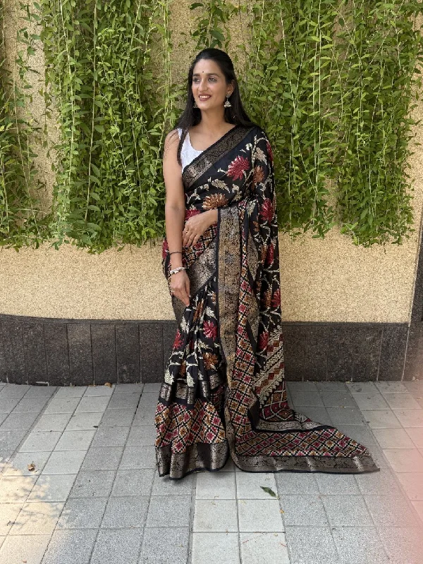 Women Party Wear Jari Weaving Worked Dhola Silk Saree with Un Stitched Blouse Pastel Color Blouse Women Party Wear Jari Weaving Worked Dhola Silk Saree with Un Stitched Blouse Pastel Color Blouse
