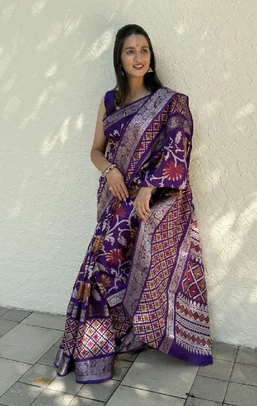 Women Party Wear Jari Weaving Worked Dhola Silk Saree with Un Stitched Blouse Wrap Front Blouse Women Party Wear Jari Weaving Worked Dhola Silk Saree with Un Stitched Blouse Wrap Front Blouse