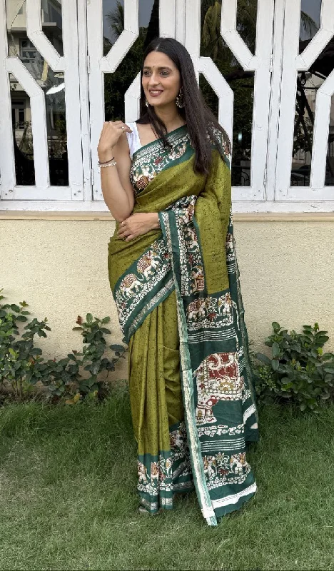 Women Party Wear Printed Creape Silk Saree with Un Stitched Blouse Casual Relaxed Blouse Women Party Wear Printed Creape Silk Saree with Un Stitched Blouse Casual Relaxed Blouse