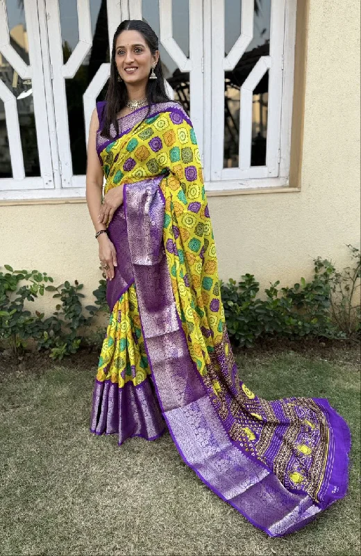 Women Party Wear Printed Dhola Silk Saree with Un Stitched Blouse Balloon Sleeve Blouse Women Party Wear Printed Dhola Silk Saree with Un Stitched Blouse Balloon Sleeve Blouse