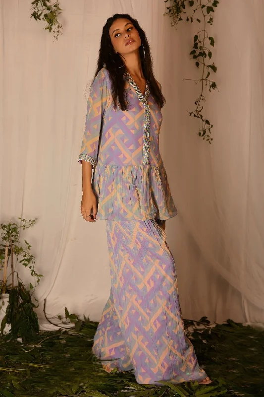 Hand-embroidered Kurta with Flared Pants Fashionable Sporty Pants