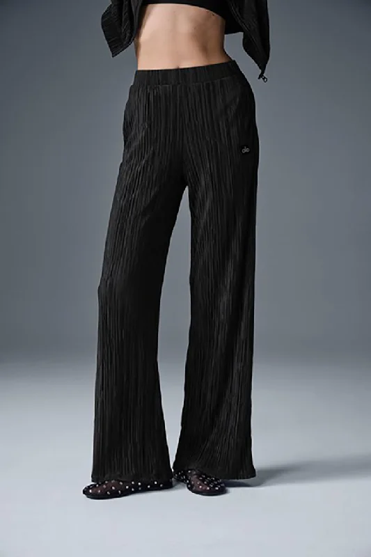 HIGH-WAIST MICRO PLISSE STRAIGHT LEG PANT Comfy Zip-Up Pants