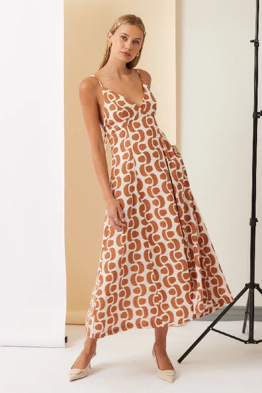 All Abstract open back Maxi Dress in Camel Stylish Maxi Dress with Pleats
