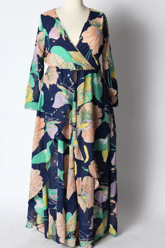 Iris Oasis Maxi Dress - Navy/Blush Fashionable Halter Neck Maxi Dress