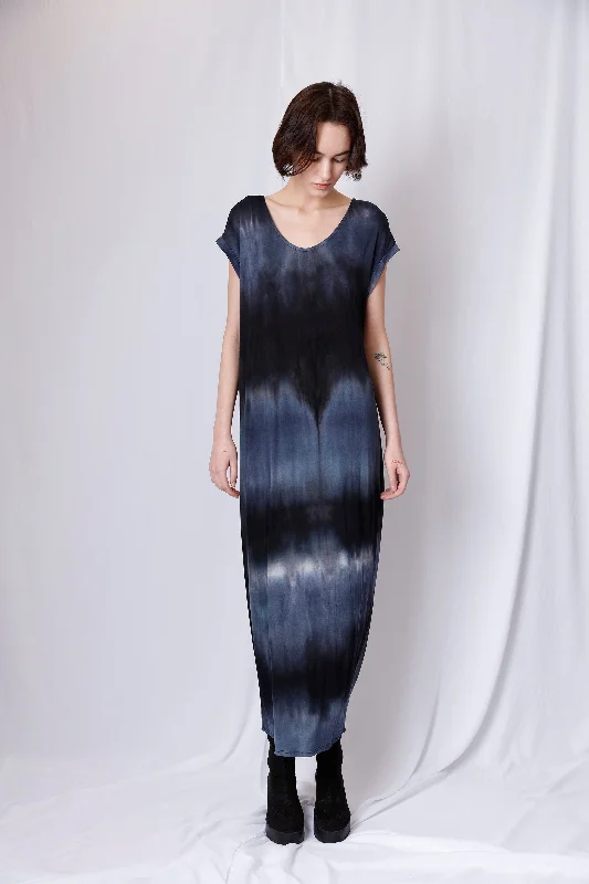 ROUND NECK TIE DYED MAXI DRESS Comfortable Fit-and-Flare Maxi Dress