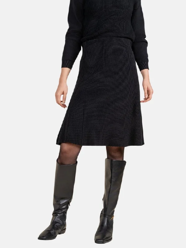 Marinha Skirt in Black corduroy skirt cozy