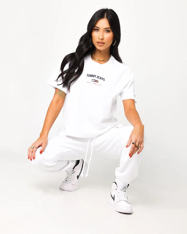 Tommy Jeans Women's Cropped Fit Logo T-Shirt White Trendy Wide-Leg High-Waist Denim
